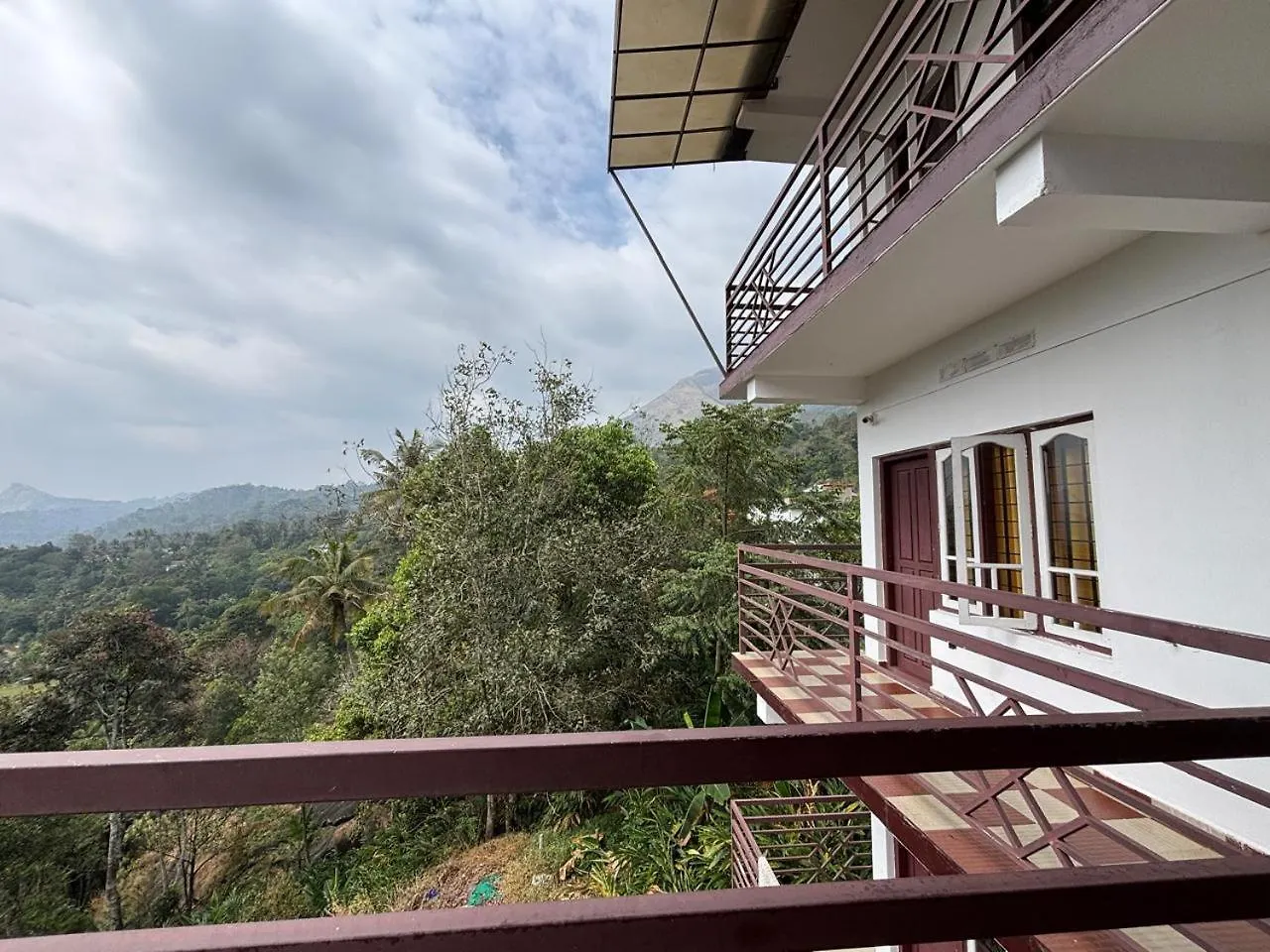 Breezevalley Resort Munnar Hotel