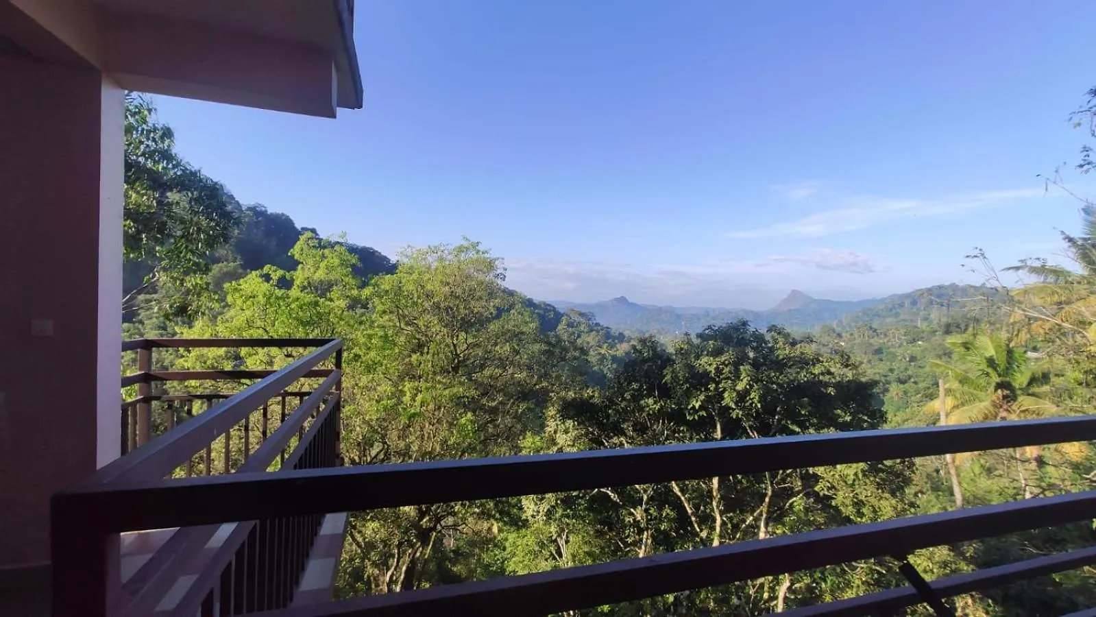 Breezevalley Resort Munnar 3*,  India